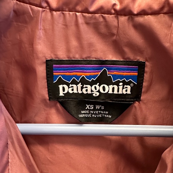 Patagonia Quilted Vest in Dusty Rose - Picture 2 of 3